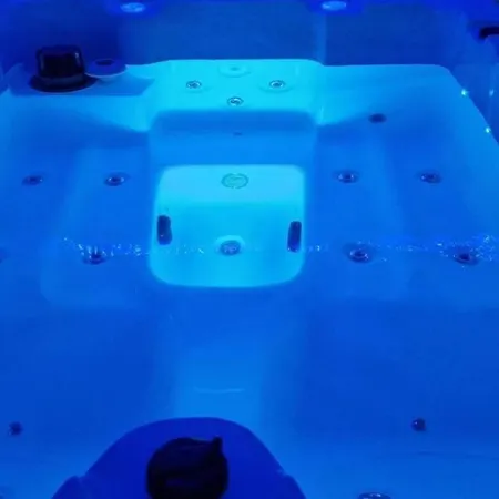 2 Schlafzimmer, Whirlpool, Sauna Und Netflix-projektor * Garmisch-Partenkirchen