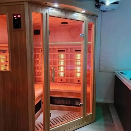2 Schlafzimmer, Whirlpool, Sauna Und Netflix-projektor