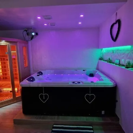 Apartment 2 Schlafzimmer, Whirlpool, Sauna Und Netflix-projektor