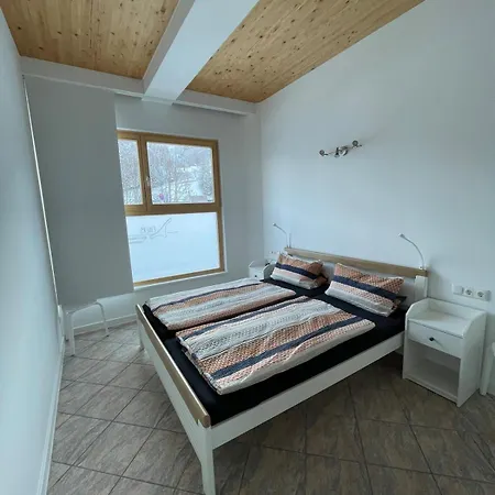 2 Schlafzimmer, Whirlpool, Sauna Und Netflix-projektor Garmisch-Partenkirchen