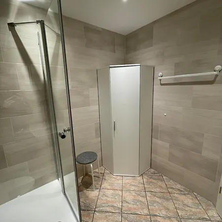 2 Schlafzimmer, Whirlpool, Sauna Und Netflix-projektor * Garmisch-Partenkirchen
